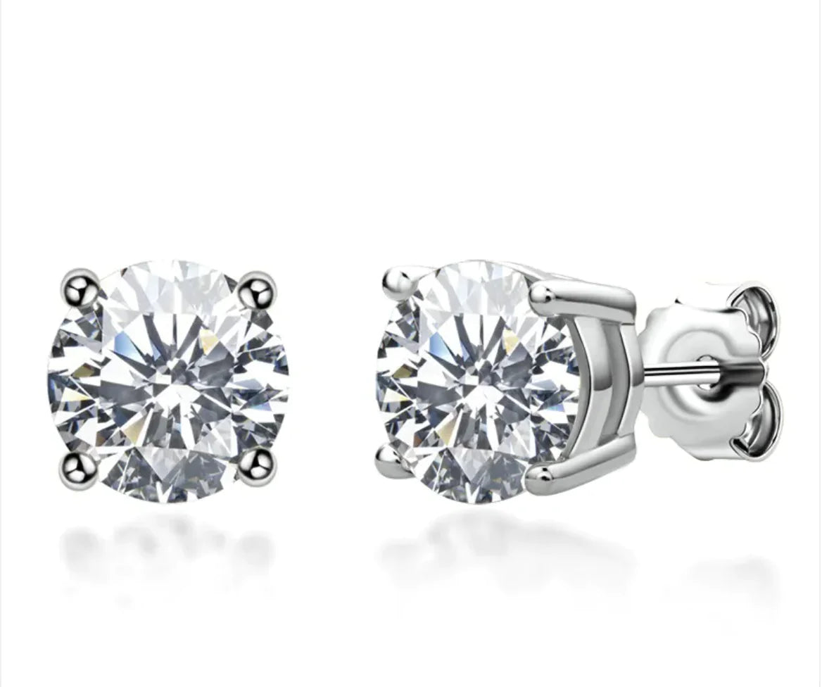 18K Gold Moissanite Stud Earrings